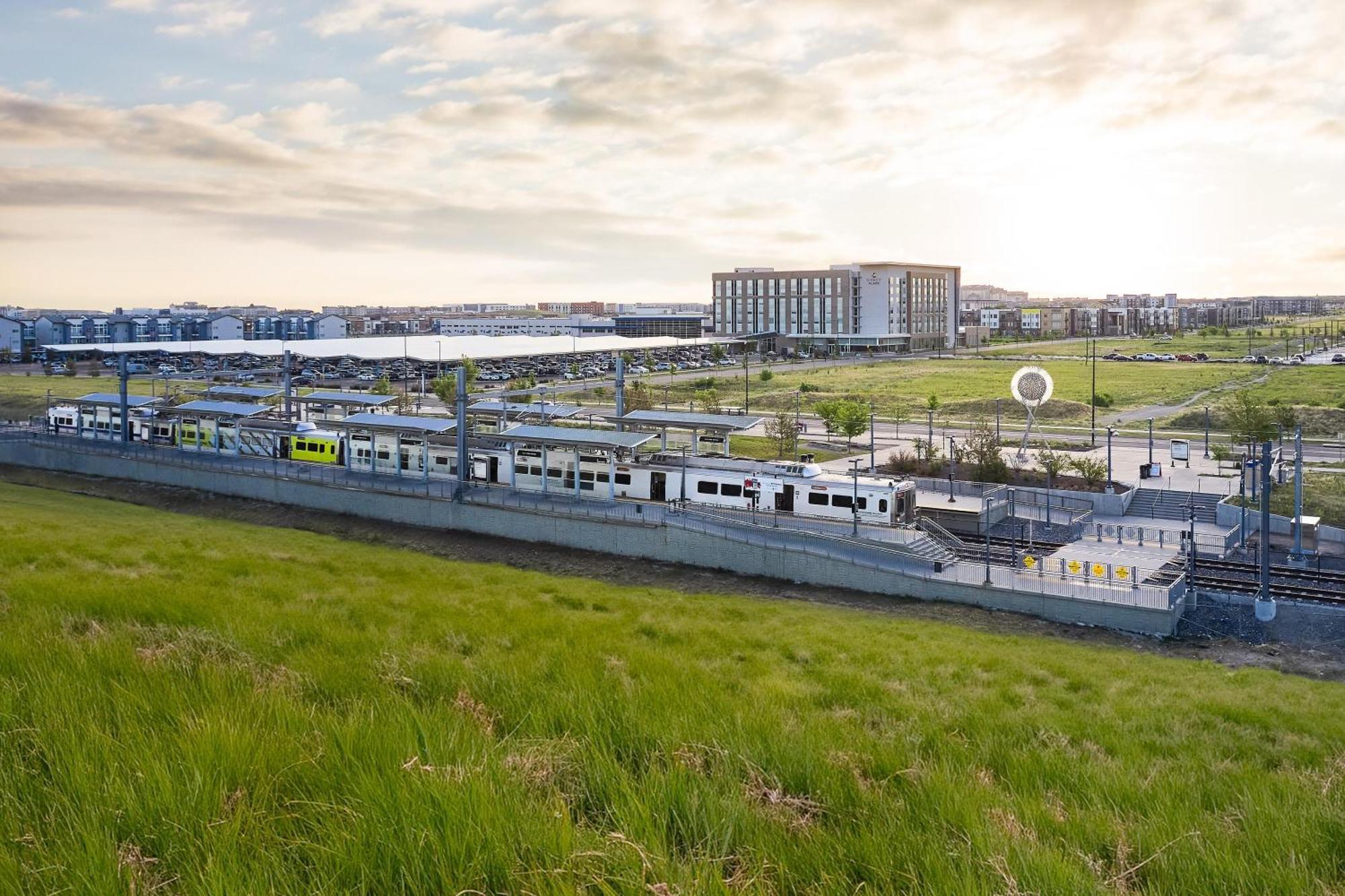 Hyatt Place Pena Station/Denver Airport Kültér fotó
